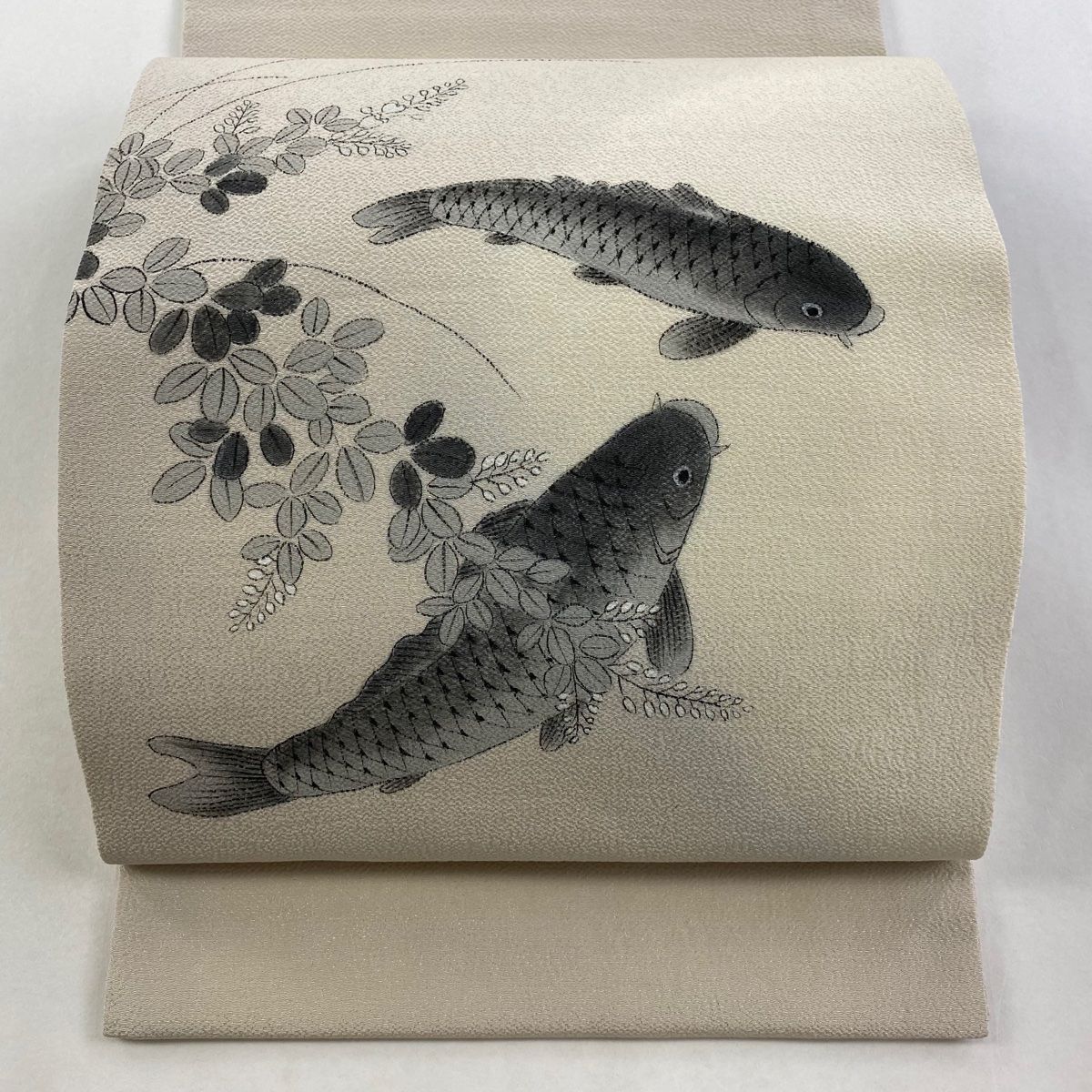 開き名古屋帯 秀品 鯉 萩 縮緬 箔 クリーム 正絹