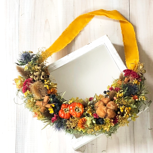 メルカリshops ドライフラワーハーフリース コットンとケイトウのナチュラルカラーの壁掛け