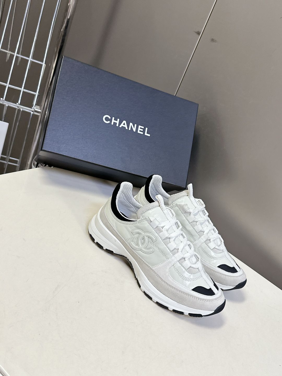 CHANEL シャネル 25A カジュアル スニーカー01-2 - メルカリ