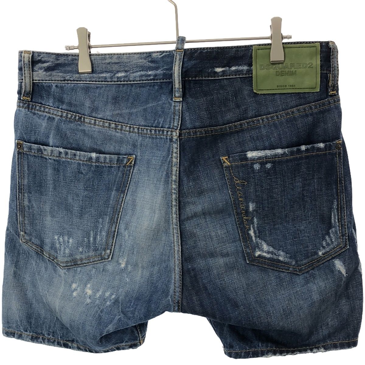 DSQUARED2 ダメージ加工 ショートパンツ　サイズ44 DSQUARED2 (ディースクエアード) ダメージ加工 D2パッチ ボタン