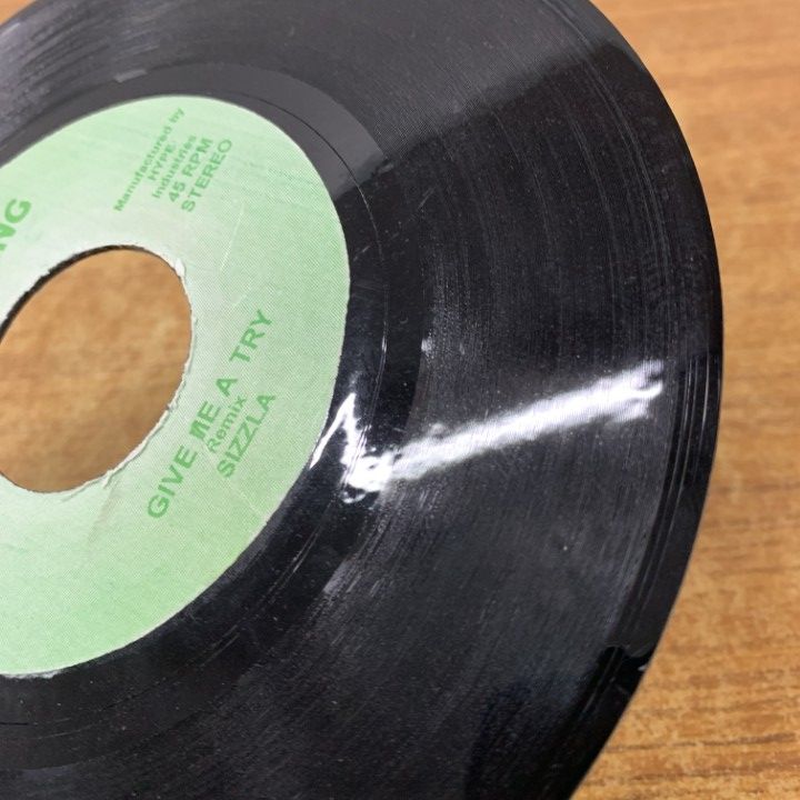 GIVE ME A TRY SIZZLA 7インチレコード GIVE ME A TRY SIZZLA 7インチレコード