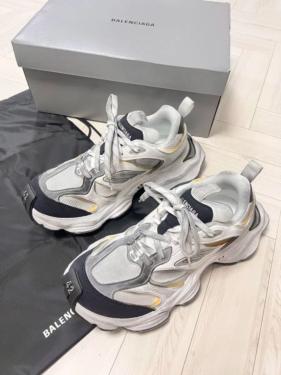 BALENCIAGA バレンシアガ