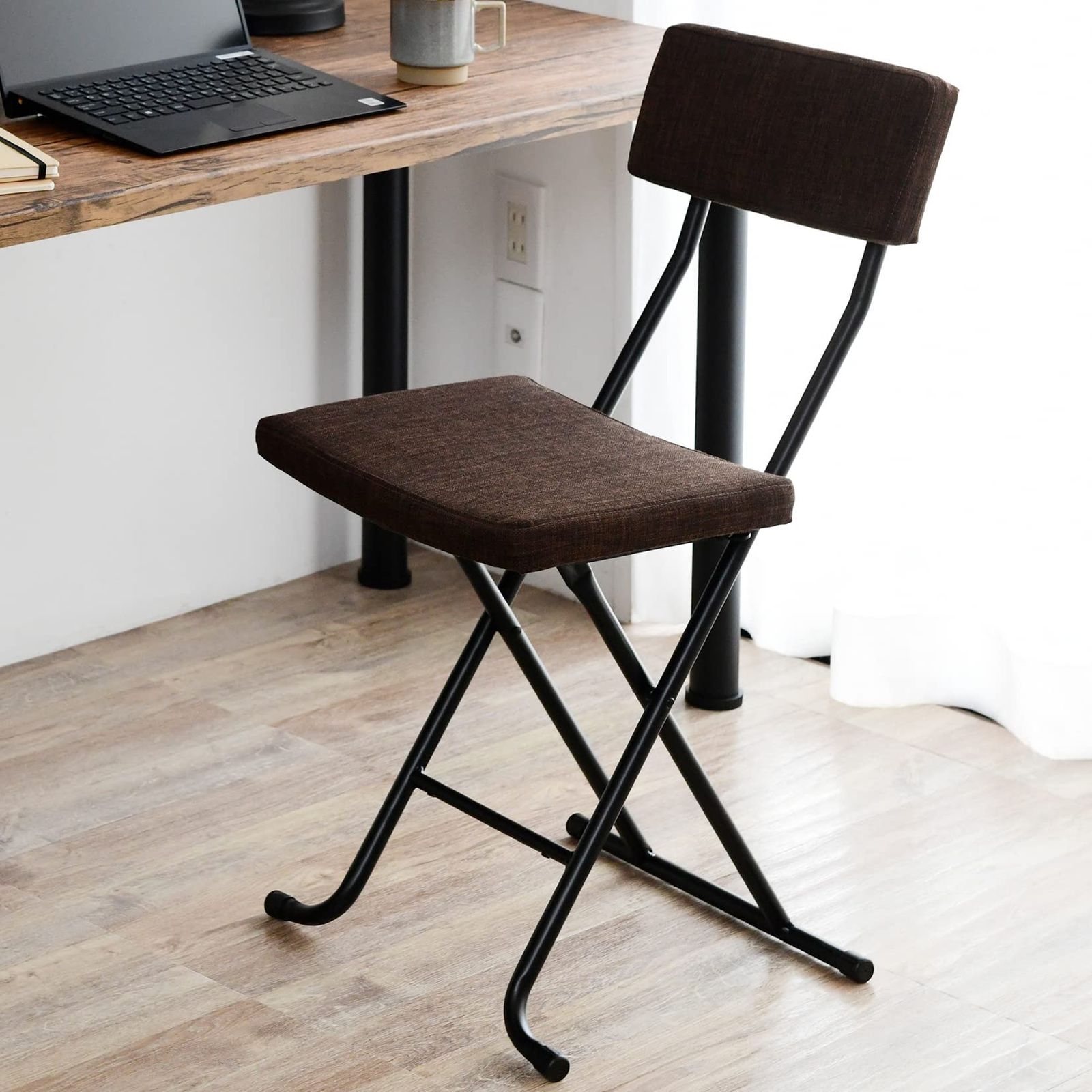 人気商品 幅39.5×奥行54×高さ81cm キャンプ 完成品 パイプ椅子 チェア ダークブラウン 背もたれ付き ワイド YZX-455 DBR|BK 折りたたみ椅子 山善 YAMAZEN