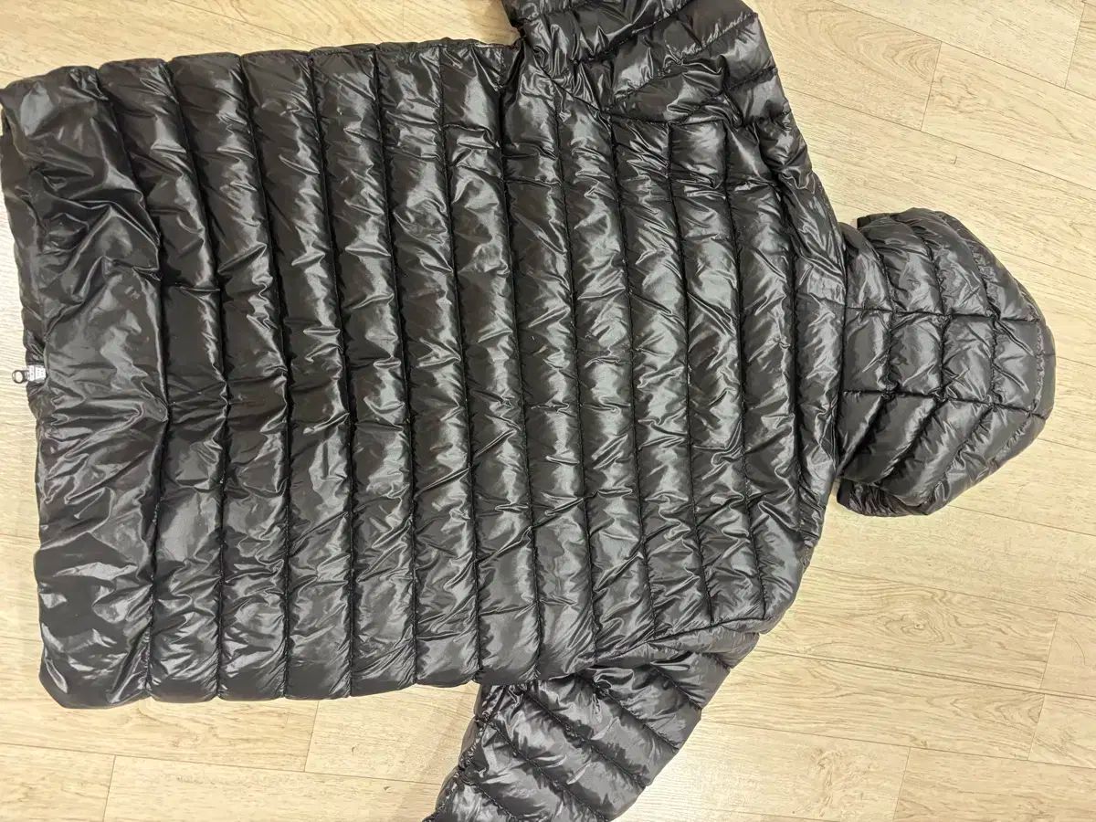 Coカンパニー 軽量ダウンジャケット