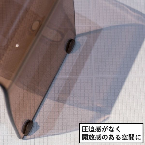 アクリル製