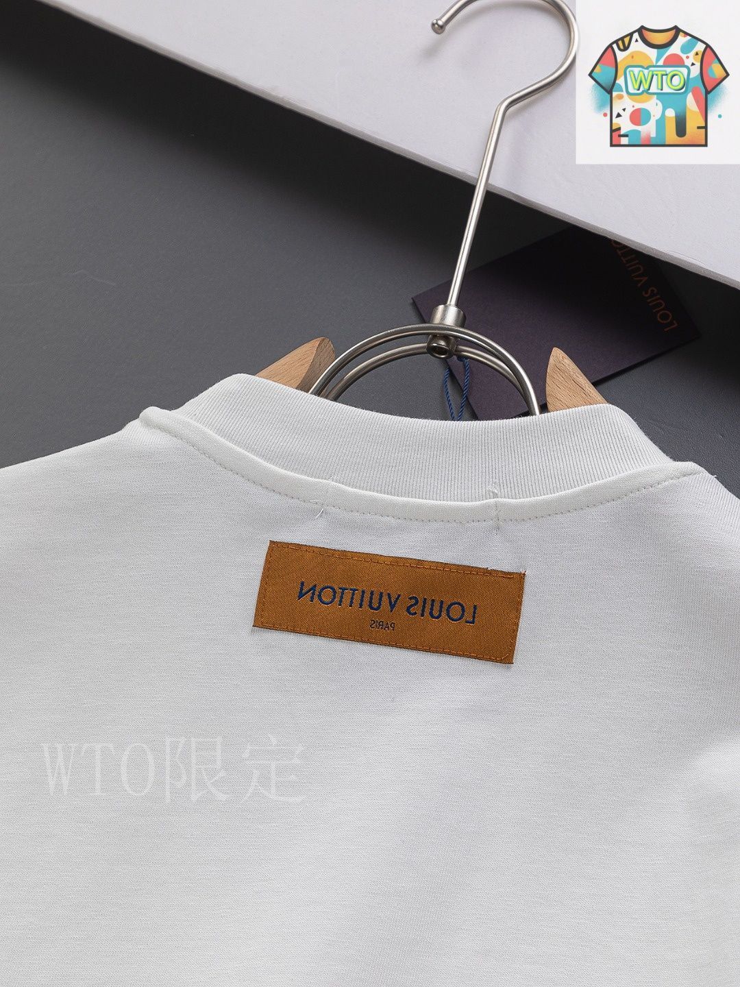 【25SS/すぐ届く/フレッシュに着こなす】Louis Vuitton Tシャツ 今日特価】Louis Vuitton 25SS ?天恐竜刺繍 T-shirt - メルカリ