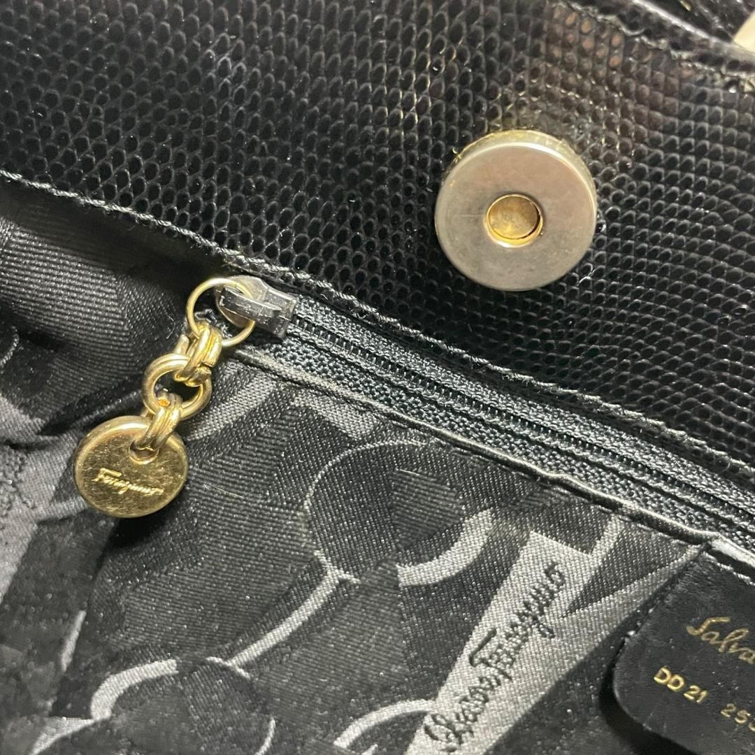 フェラガモ ショルダーバッグ