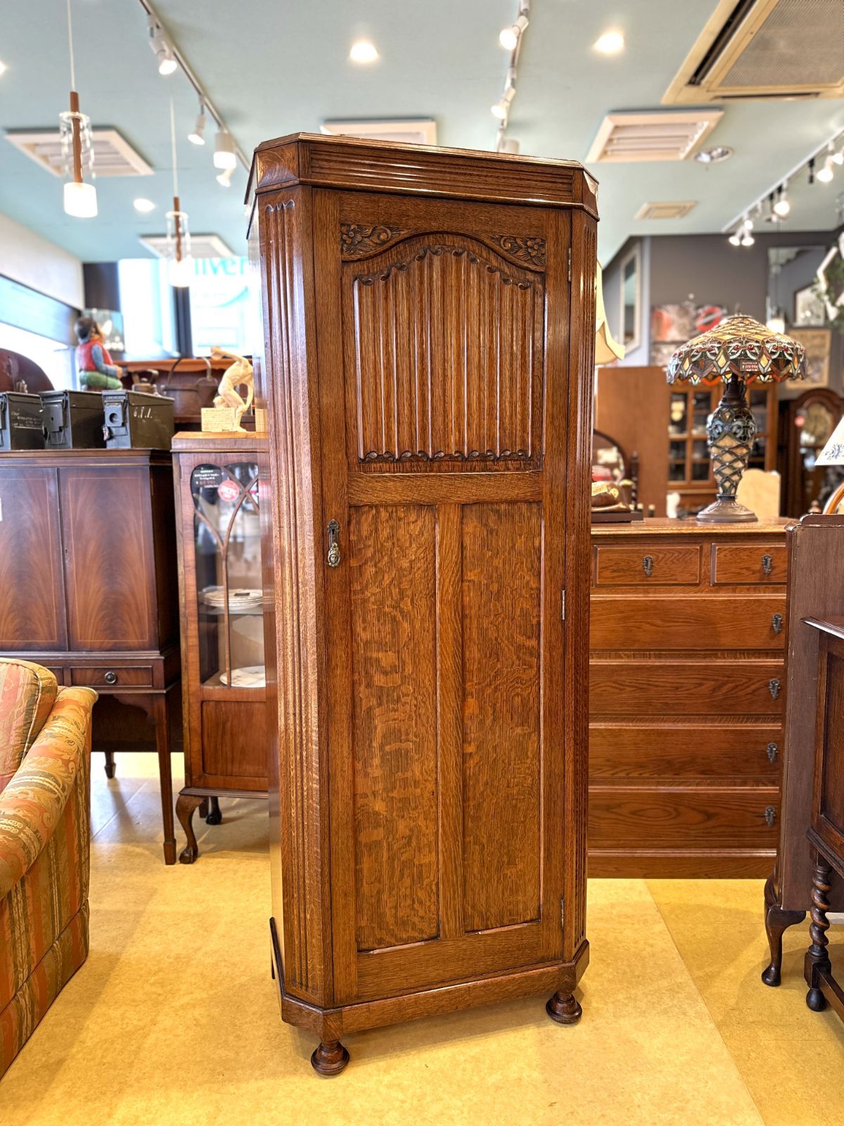 5D01 イギリスアンティーク リネンフォールドオークワードローブ クローゼット キャビネット 関東 中部 近畿地方のみ対応