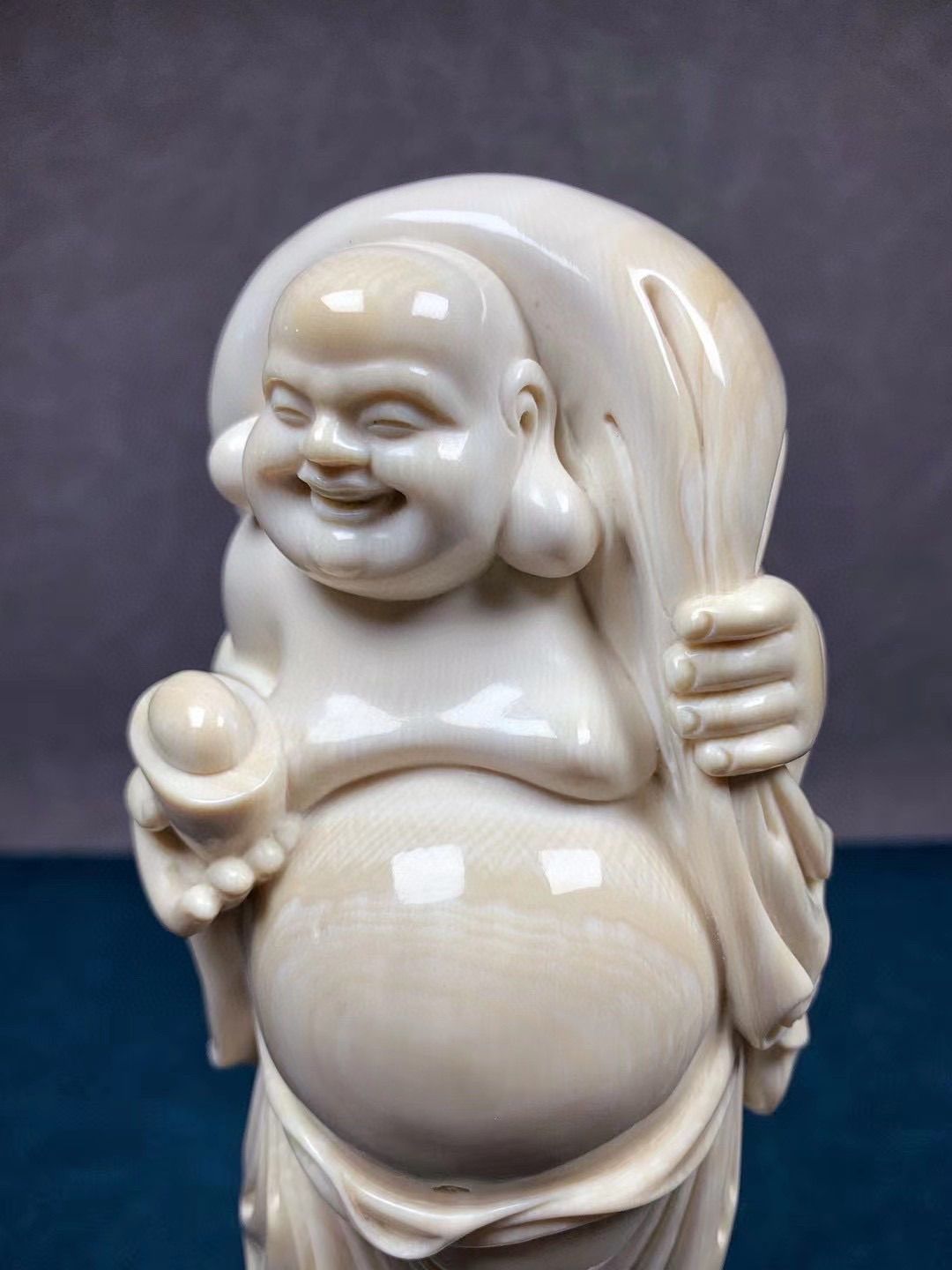 天然猛牙美しい手作り彫刻元宝弥勒 置物
