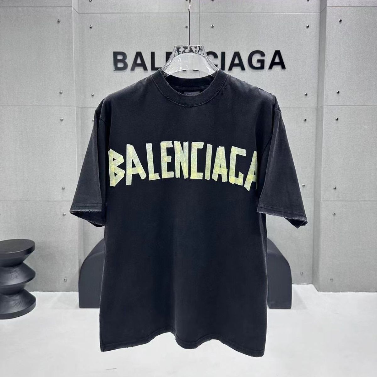 BALENCIAGA バレンシアガ Tape Type T シャツ