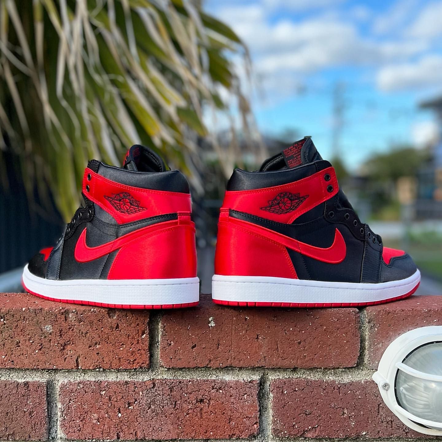 NIKE WMNS AIR JORDAN 1 HIGH OG 'SATIN BRED' ナイキ ウイメンズ エア ジョーダン 1 サテン  【WOMEN'S】 black/university red-white FD4810-061 - メルカリ