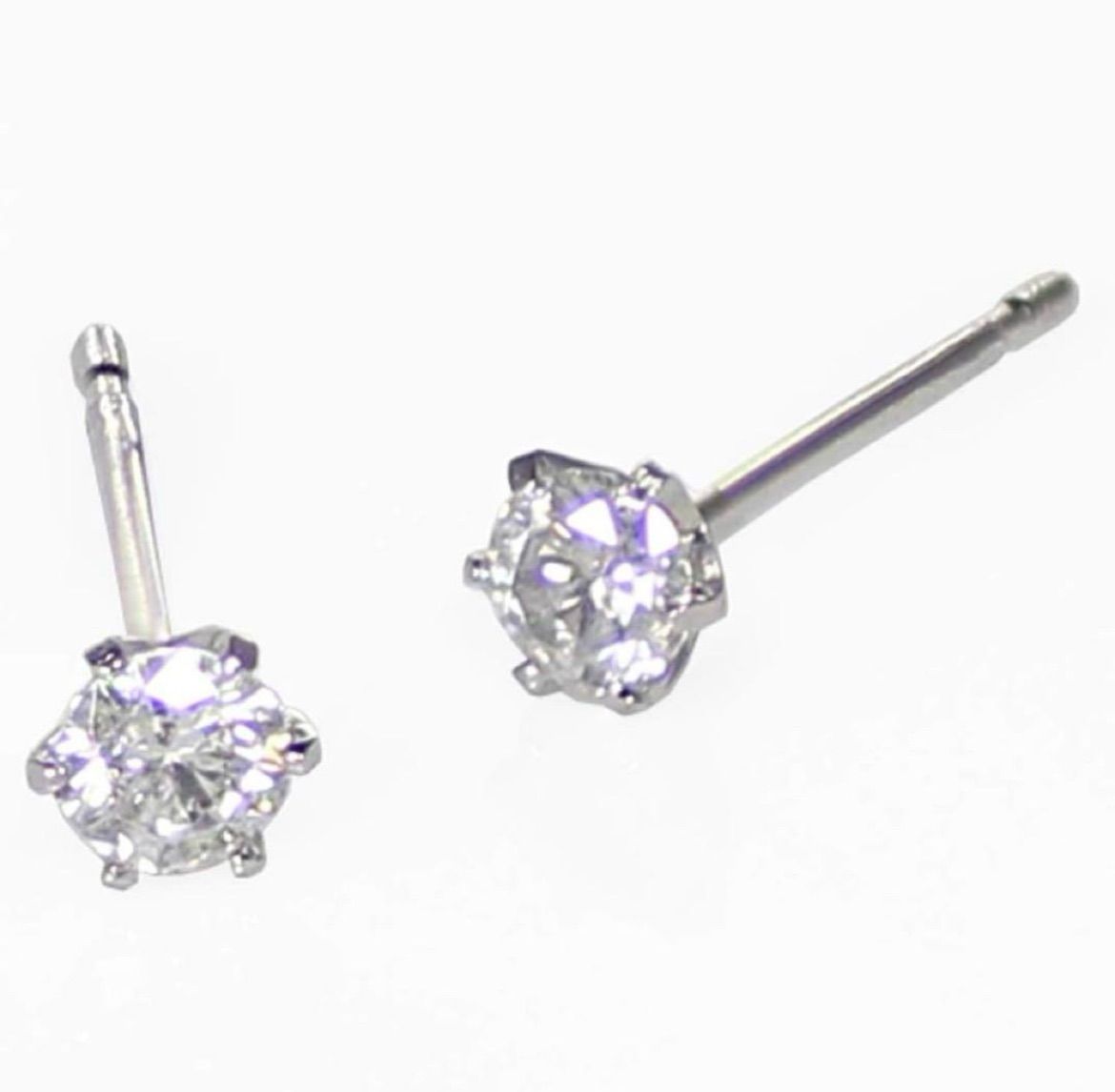 A14【ギフト箱無料】プラチナ Pt900 ダイヤモンド 小ぶり ピアス