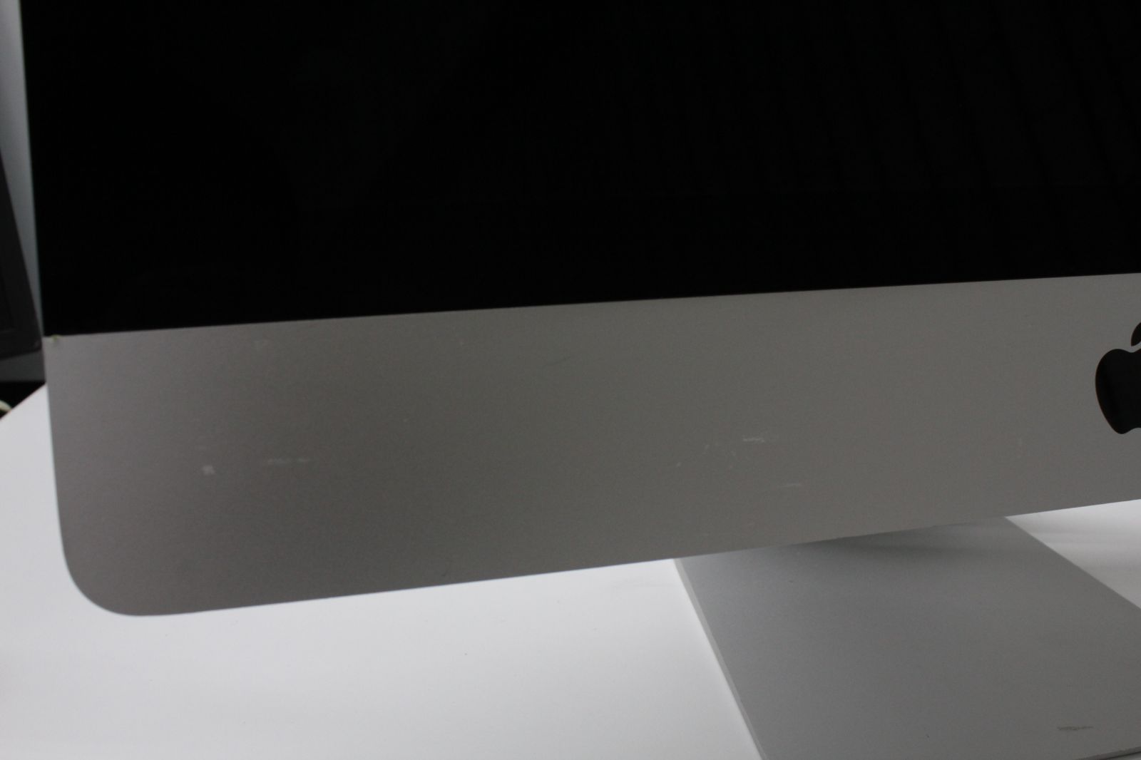 iMac（Retina 4K,21.5インチ,2017）HDD1TB/8GB〈MNDY2J/A〉⑤