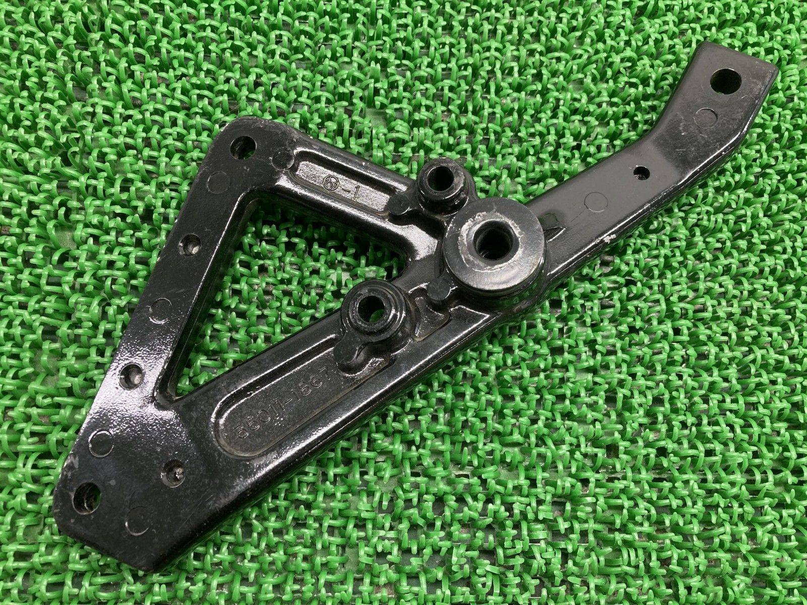 ゼファーカイ タンデムステップホルダー 右 35011-1867 カワサキ 純正 