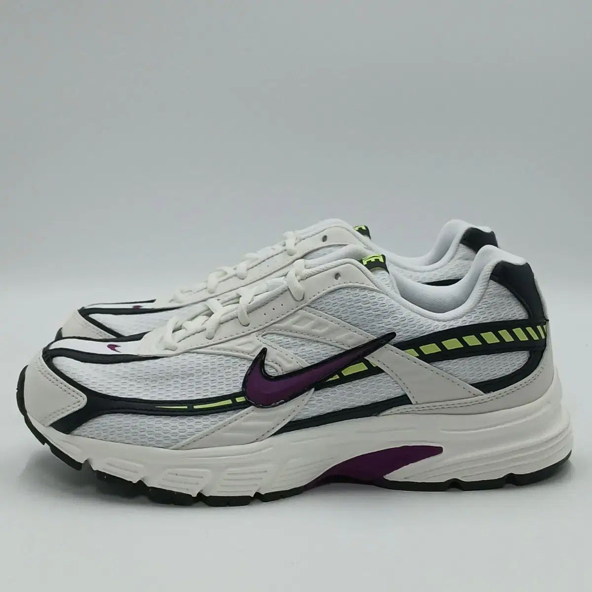 洋風の NIKE ナイキ メンズ スニーカー ランニングシューズ 価格比較でお得にお買物。