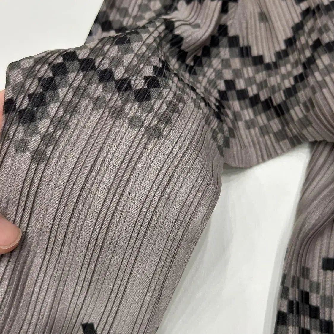 ISSEY MIYAKE(イッセイミヤケ) PLEATS PLEASE(プリーツプリーズ