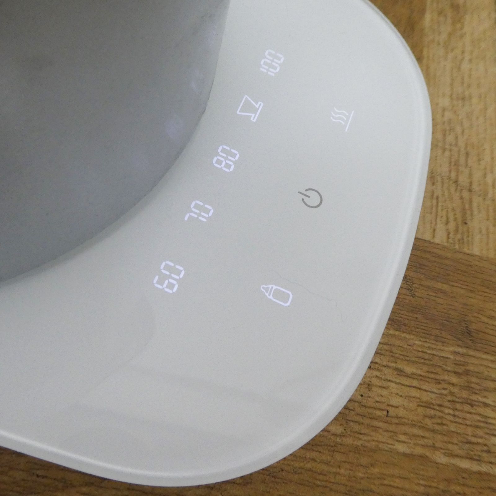 スタイリッシュな電気ケトル