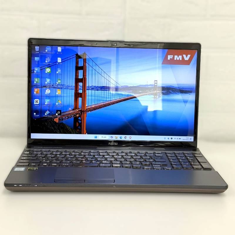 富士通㊹/SSD2TB/メモリ20GB/corei7/Windows11/ノートパソコン/第8世代