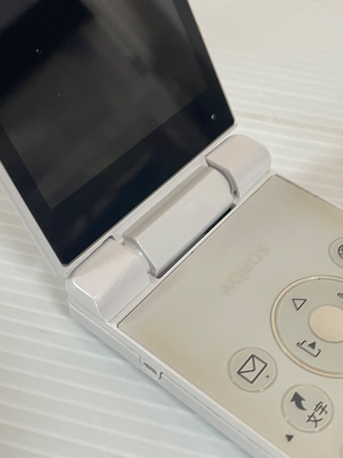 simロック解除済み】SoftBank AQUOS ケータイ 3 805SH AQUOSケータイ3