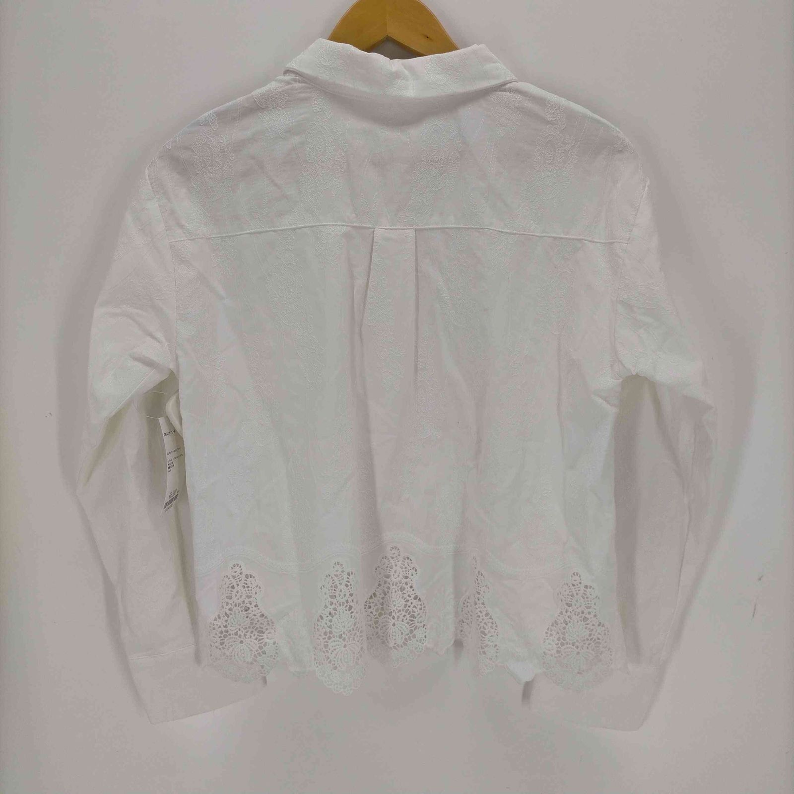 エストラータ STRATA エンブロイダリースカラップシャツ レディース