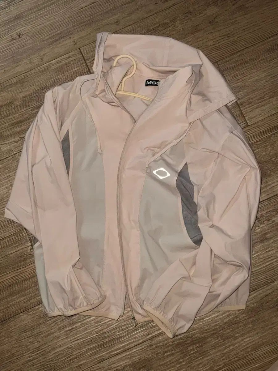 ウィンドブレーカー