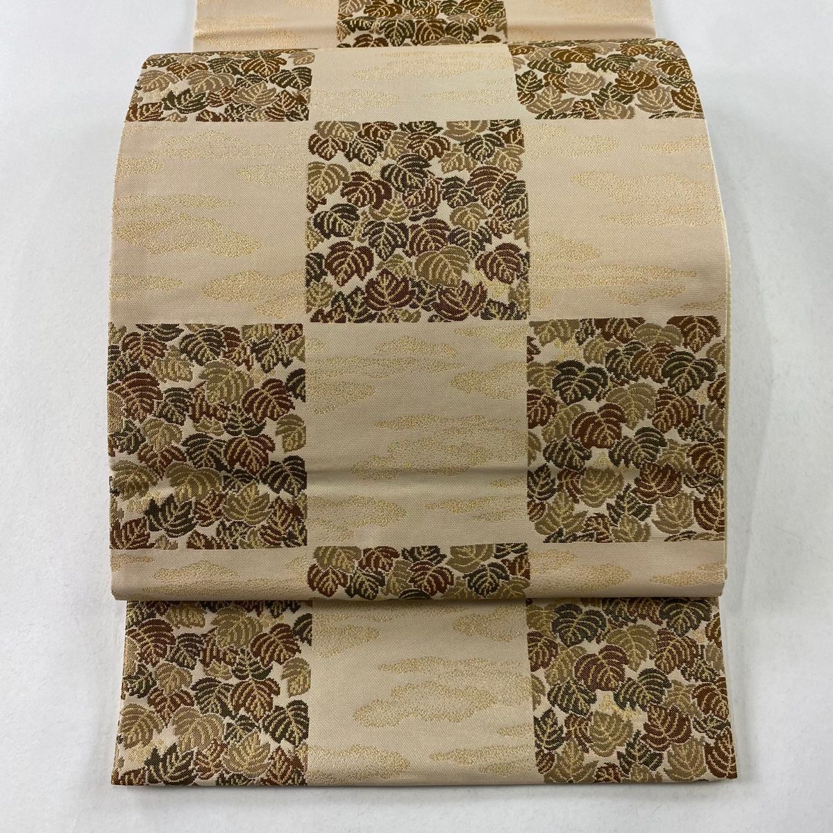 袋帯 美品 秀品 変わり市松 葉柄 金糸 薄茶色 六通 正絹 【中古