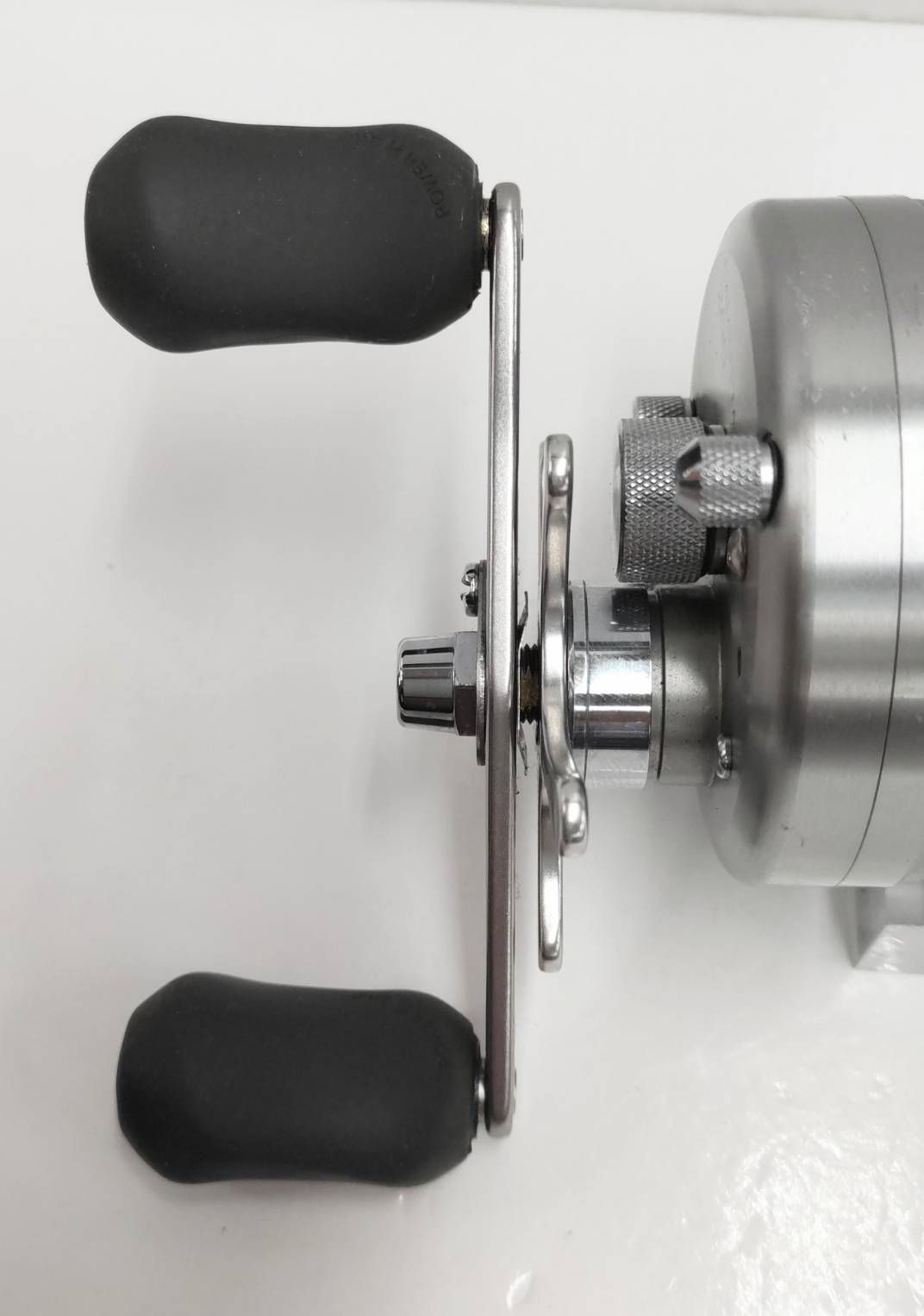 シマノ 05カルカッタ 200（01）バス　雷魚　シーバス　ロックフィッシュ 春爆セール！】【極良品】シマノ 05カルカッタ 200（01）バス ナマズ