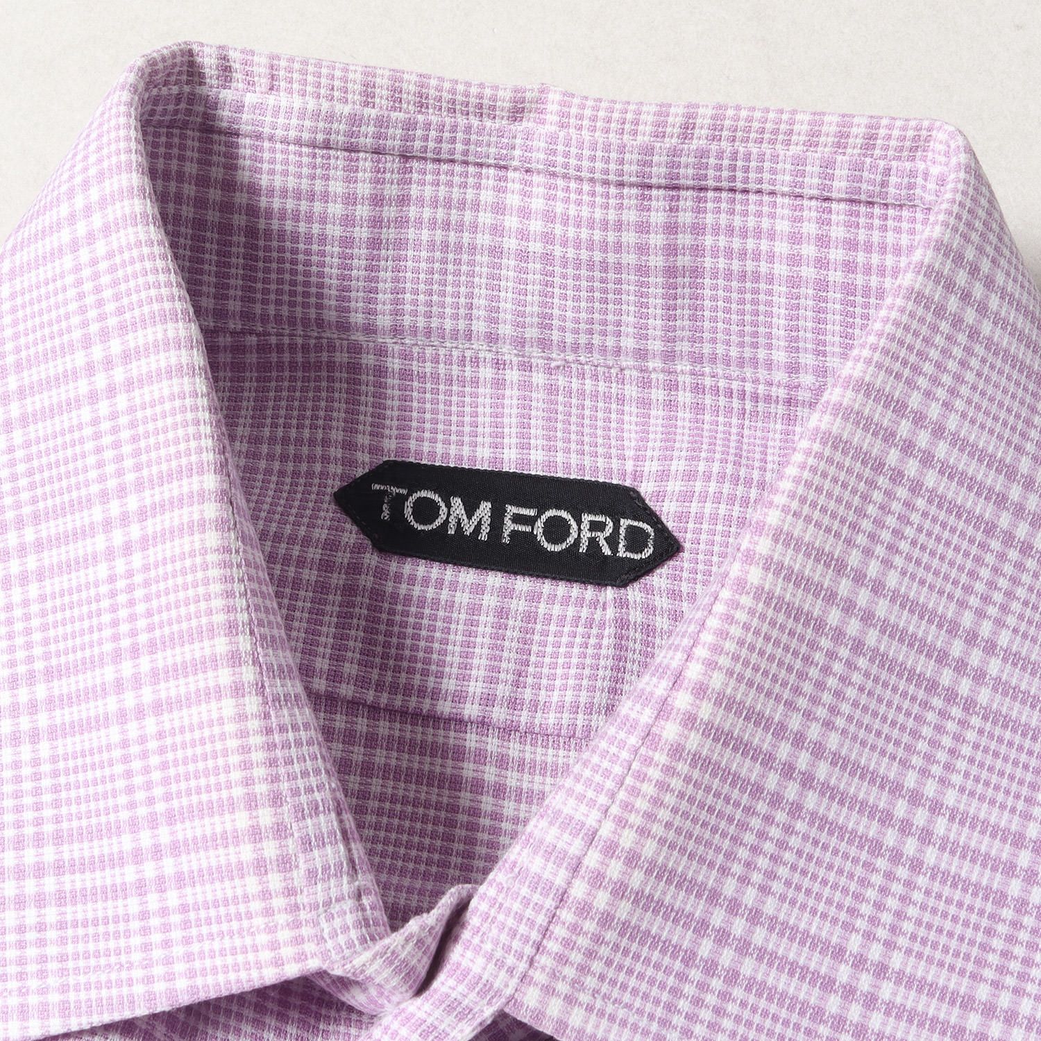 TOM FORD 薄いピンク 長袖ワイシャツ TOM FORD 薄いピンク 長袖ワイシャツ
