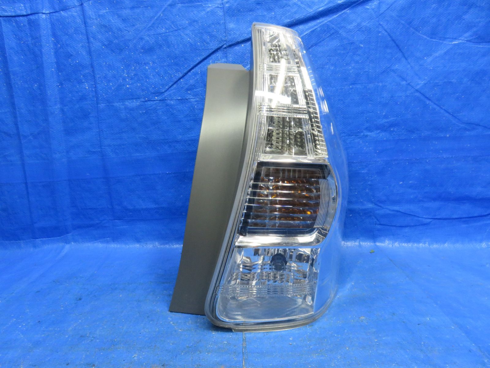 プリウスα ZVW40W テールランプ 左 47-46 コンビネーション Yahoo!オークション -「stanley 47-46」(自動車、オートバイ) の