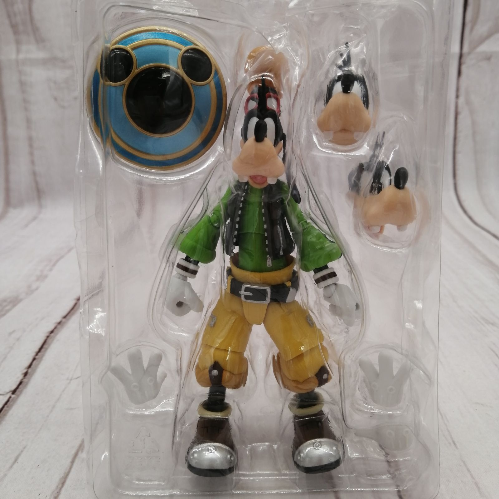 s.h.フィギュアーツ グーフィ　キングダムハーツ　ディズニー Amazon.co.jp: TAMASHII NATIONS S.H.フィギュアーツ キングダム