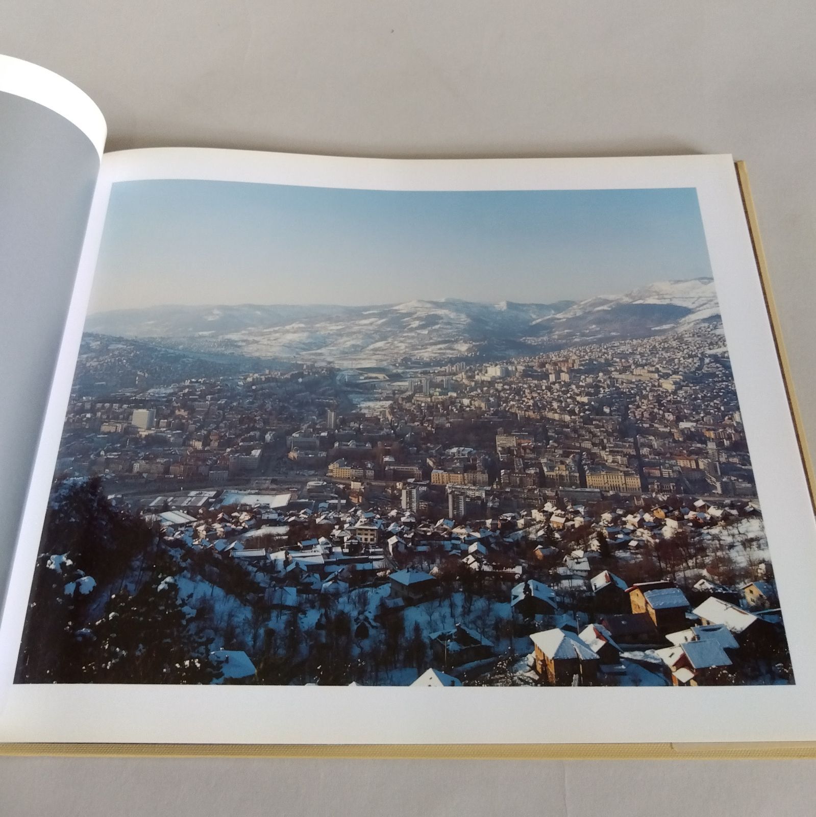 BEYOND MEMORY AND UNCERTAINTY　米田知子 1581320313828_2ff69e6e44d8d7dd