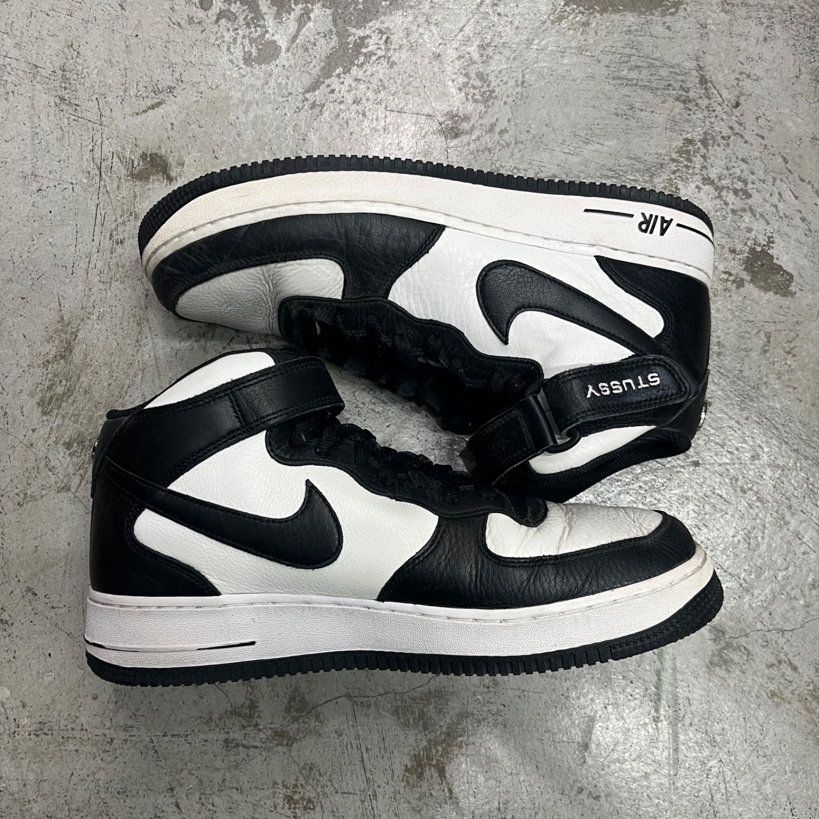 Stussy NIKE Air Force 1 Mid Black and Light Bone コラボ エア