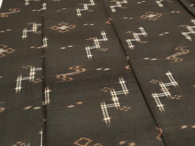 平和屋着物○国指定重要無形文化財 本場久米島紬 手織 吉祥文 正絹  