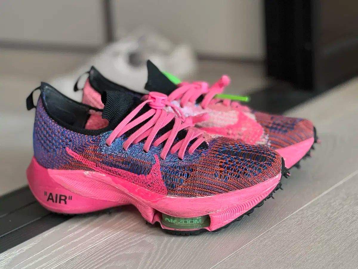 【雷市場（ポンジャン）商品韓国直送】 NIKE(ナイキ) オフホワイト エア ズーム テンポ ネクスト ピンク グロー