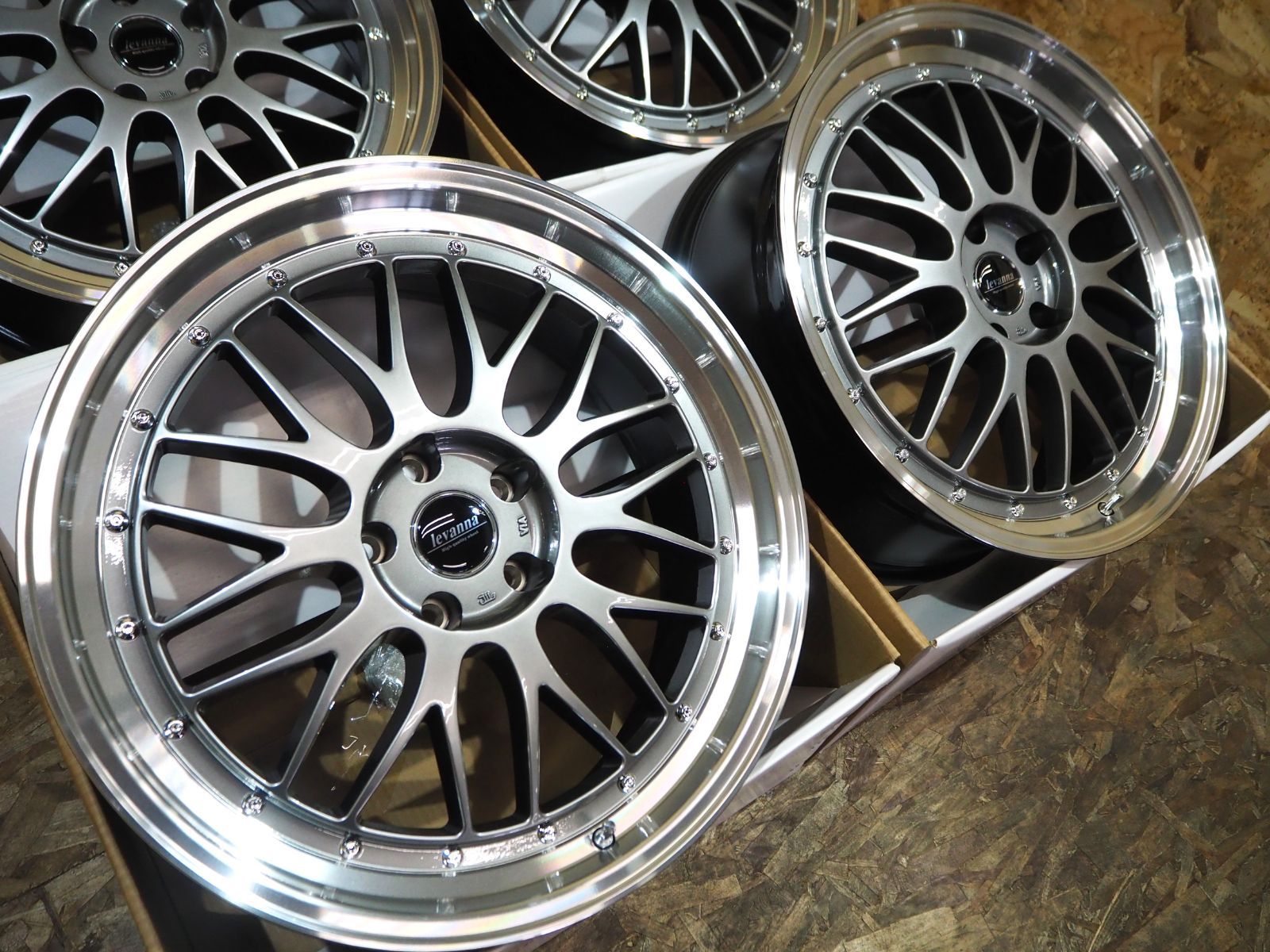 ☆新品セット☆深リム 高級 メッシュ 235/35R19 クラウン マークX
