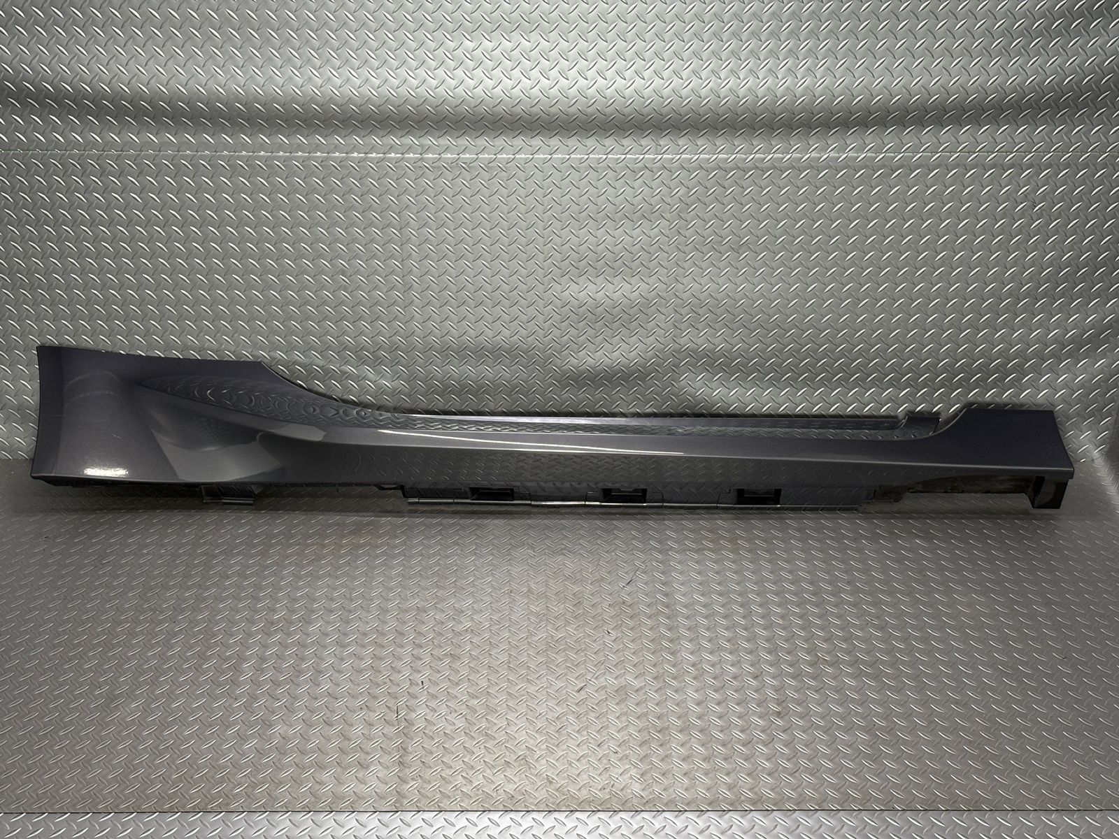 送料無料ZN8トヨタGR86|ZD8スバルBRZ 純正 サイドステップ右 ガンメタ|P8Y|マグネタイトグレーメタリック 品番C190100410|96051CC000 25090013