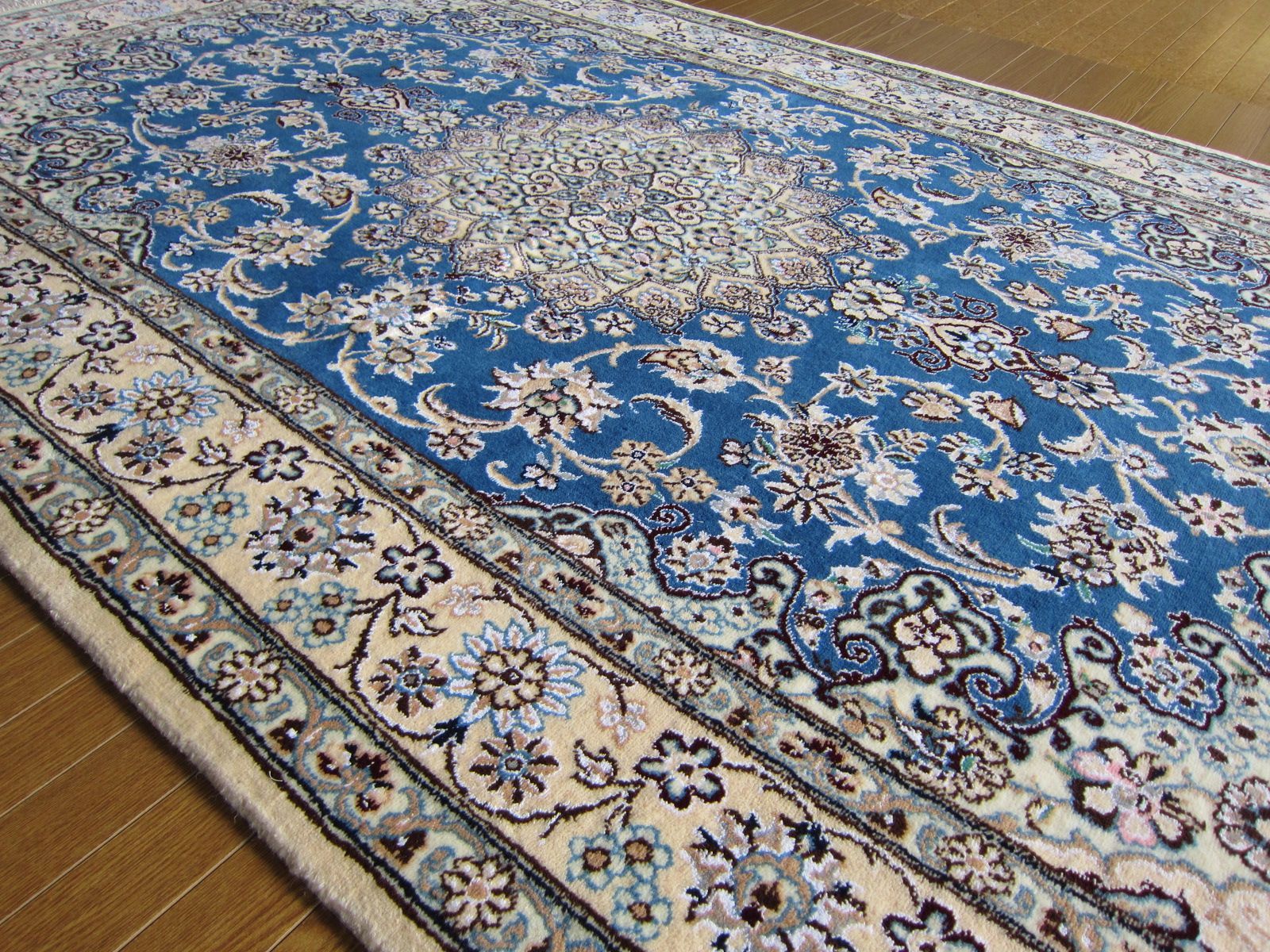 【202×125】イラン直輸入ナイン産ペルシャ絨毯・カーペット・ラグ／9LA1880-578-120