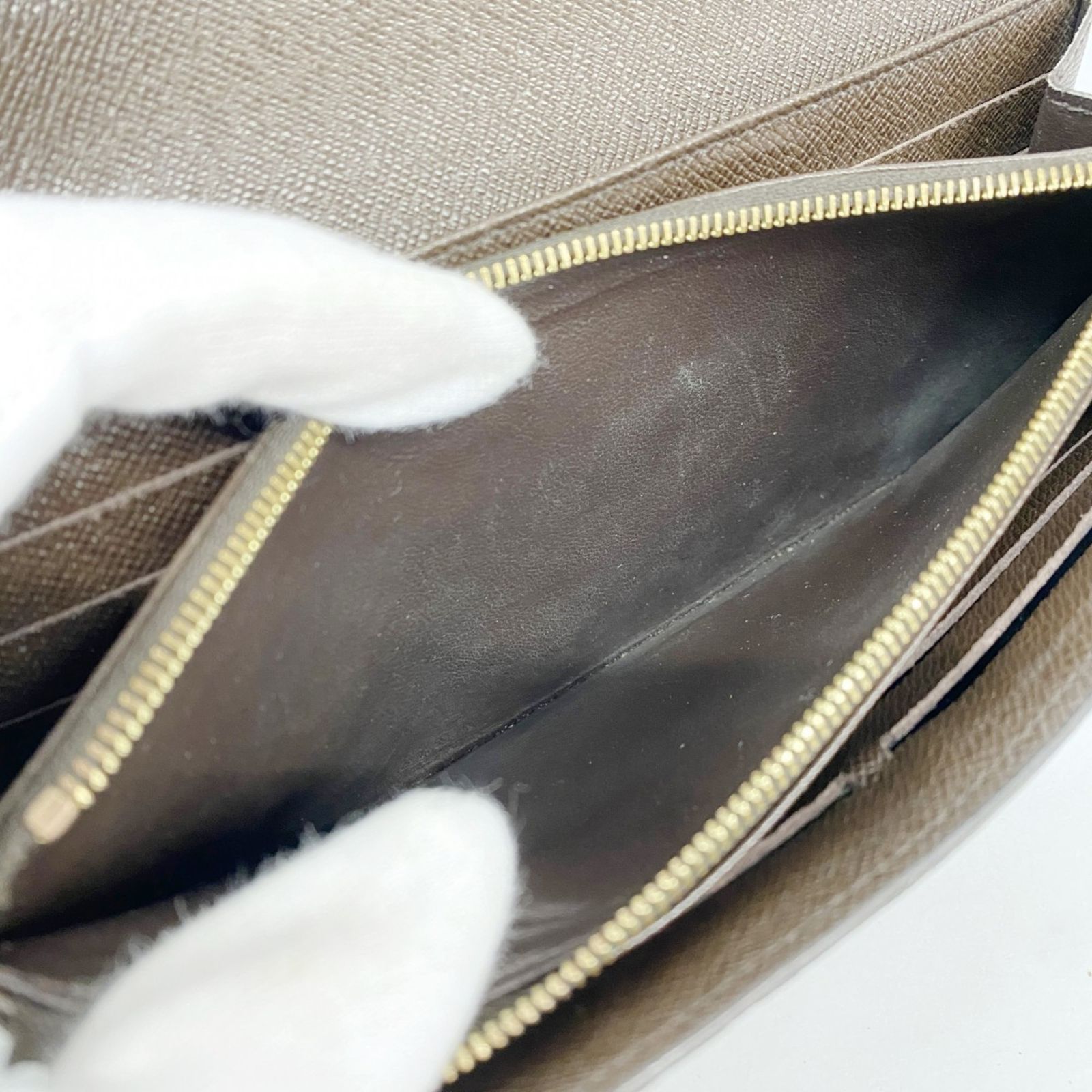 エベヌレディース