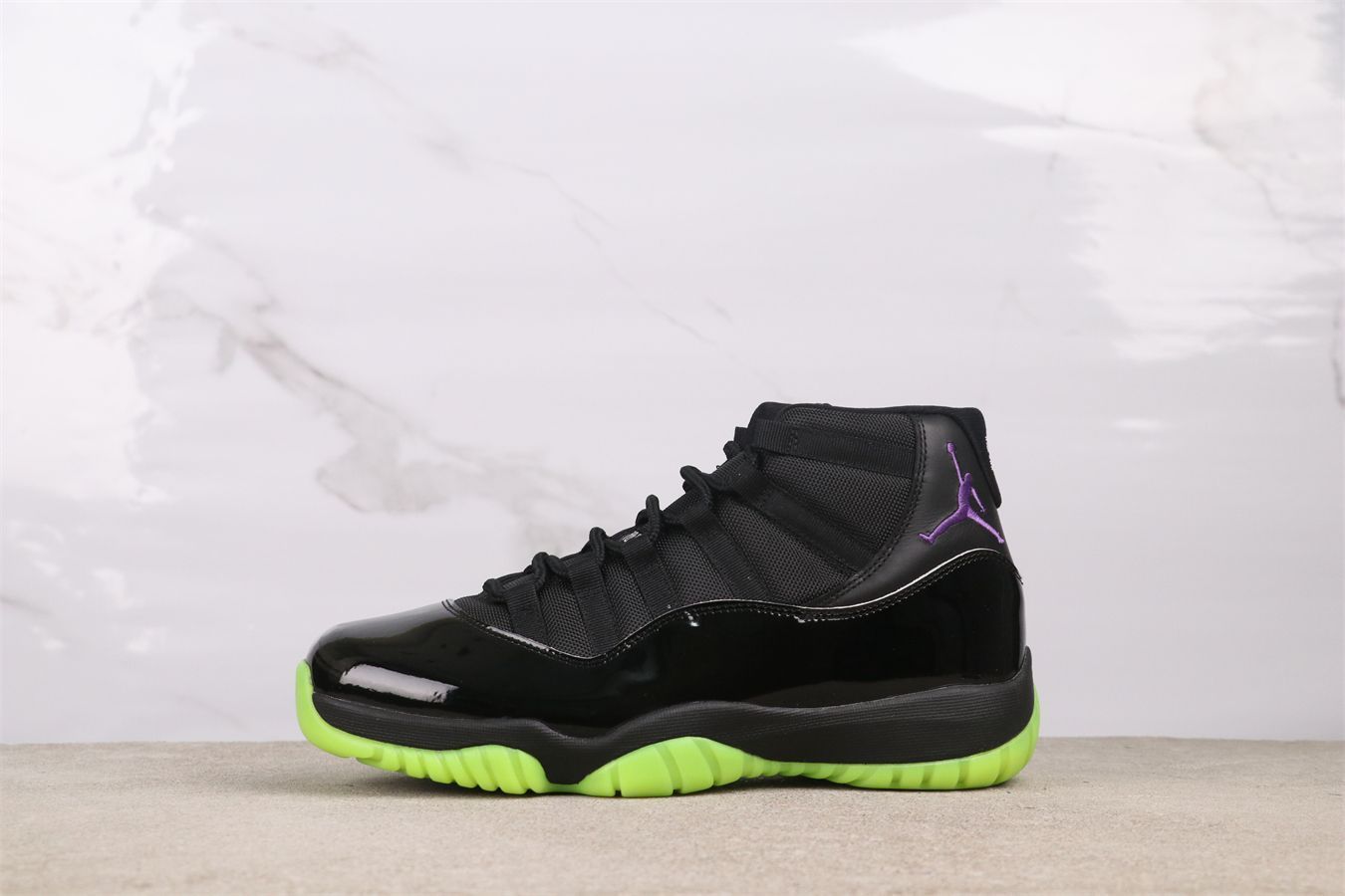 今日 エアジョーダンAir Jordan 11CT8012-003ブラック - グリーン Black - Green