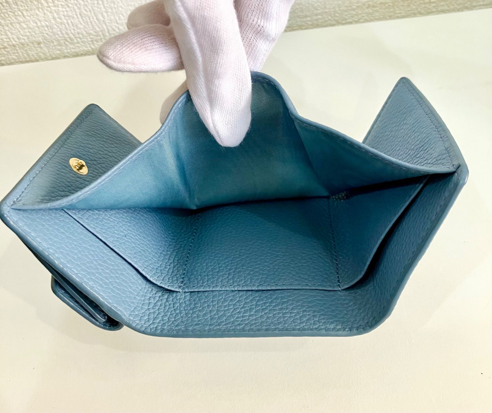 MIU 3つ折り財布