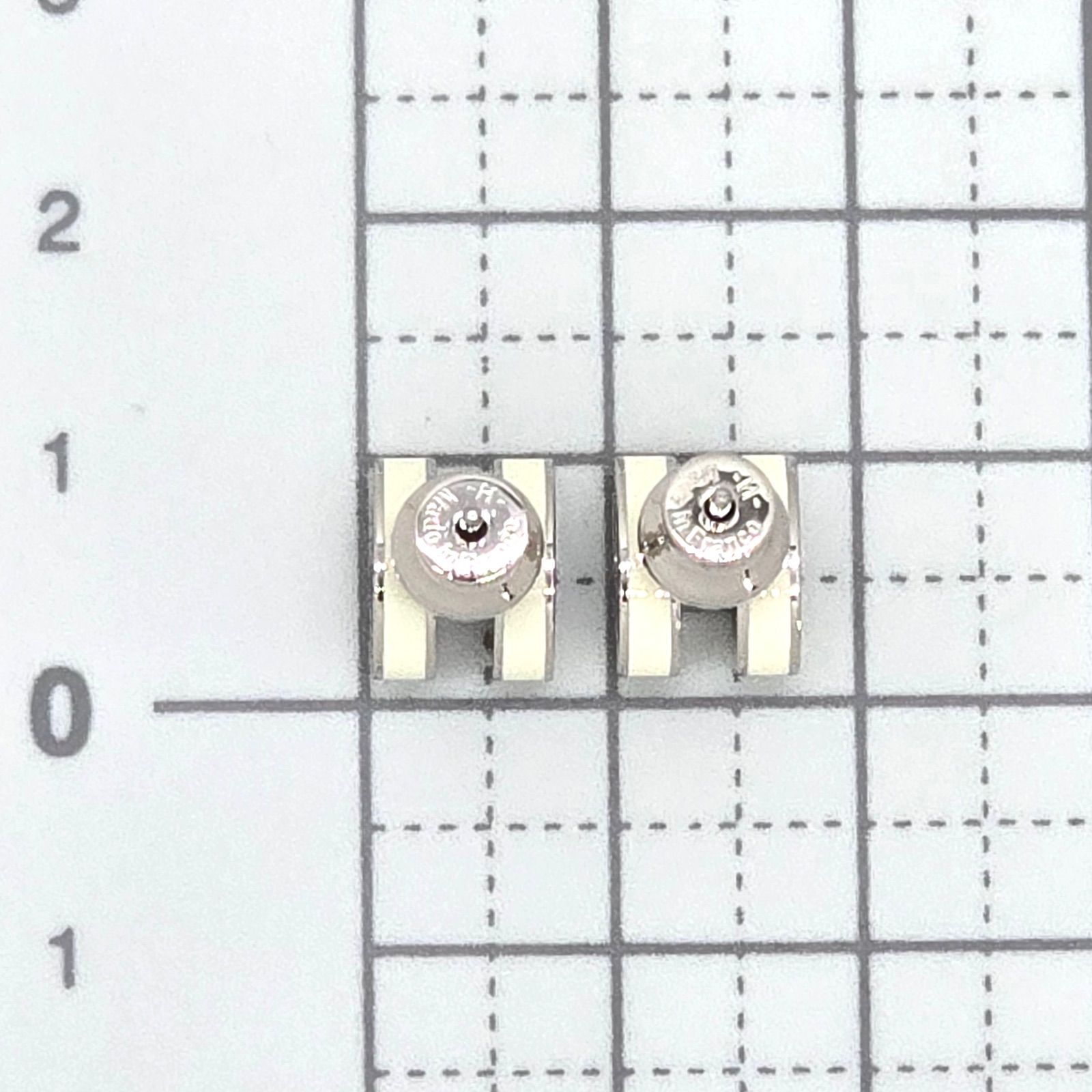 HERMES ピアス ポップアッシュ ミニ ポップ シルバー ホワイト Hロゴ