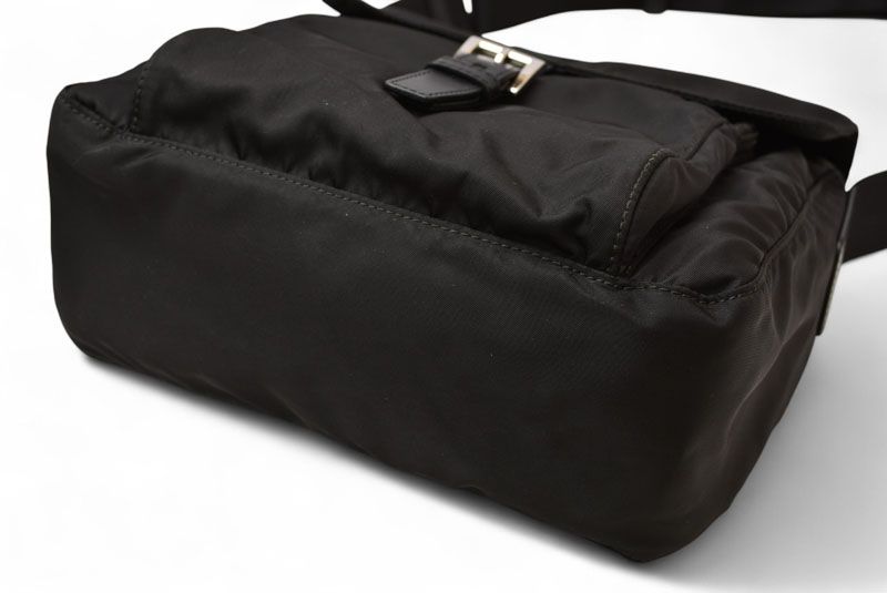 プラダ ショルダーバッグ