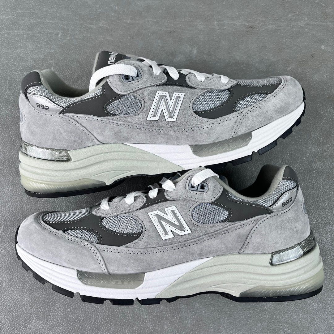 ✨大特価✨新品 New Balance M992GR スニーカー 25.5cm、27.5cm