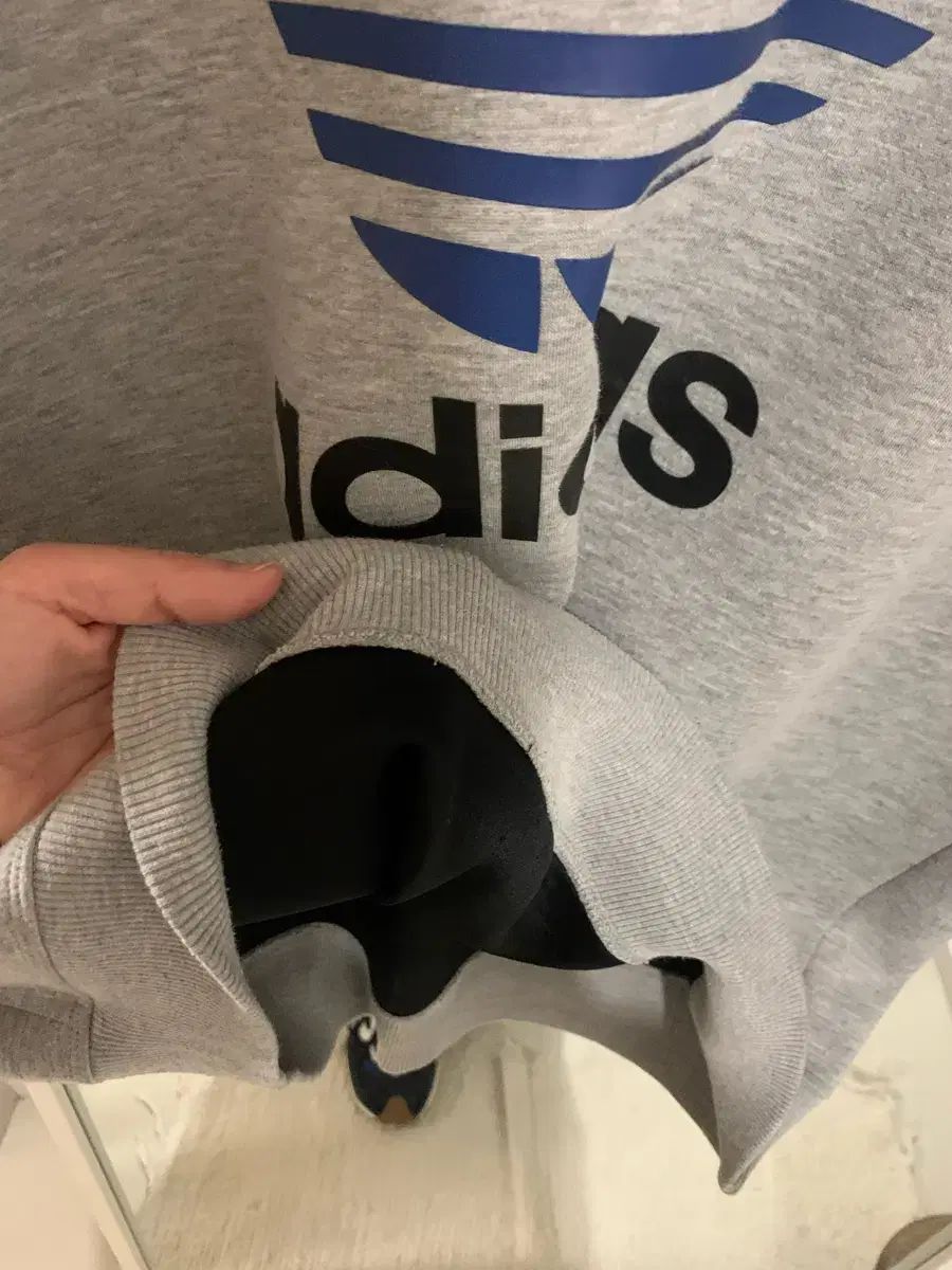 adidas アディダス