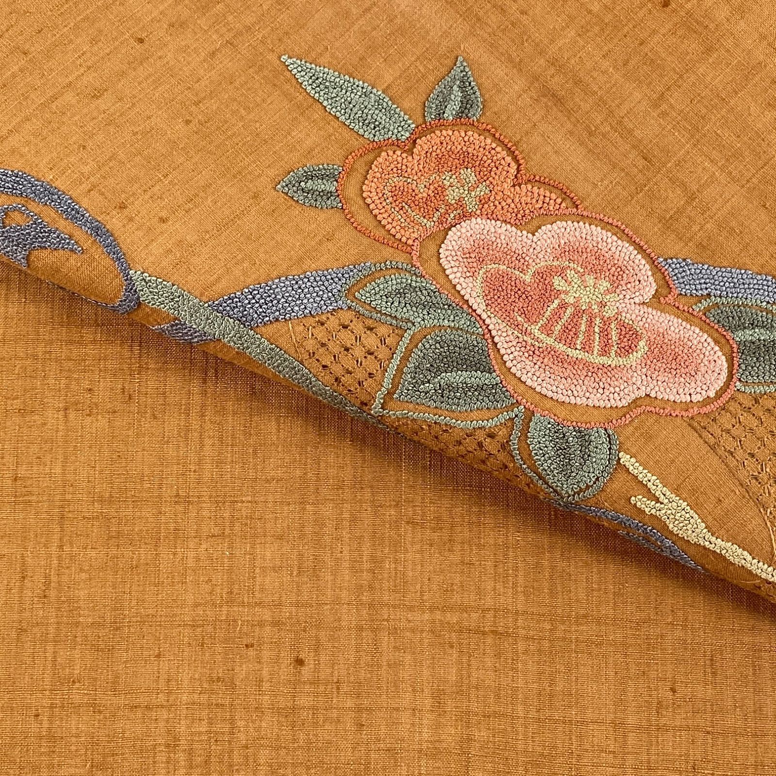 刺繍　相良刺繍　椿　吹き寄せ模様　巻物　名古屋帯　着物　113a p 563bf3e608b2cb7b9e3d2577252027