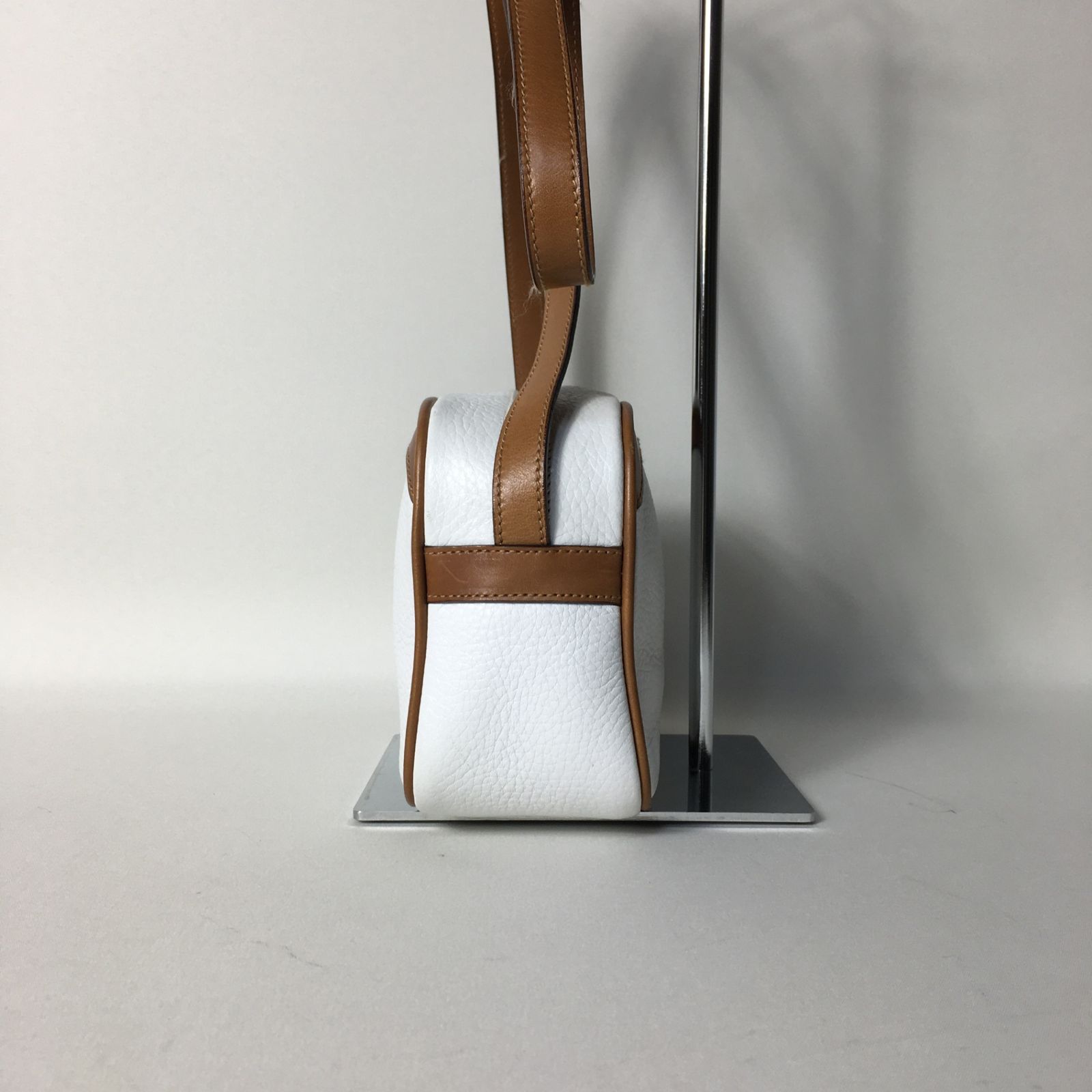2506-4｜美品｜セリーヌ ショルダーバッグ レザー ホワイト トリオンフ