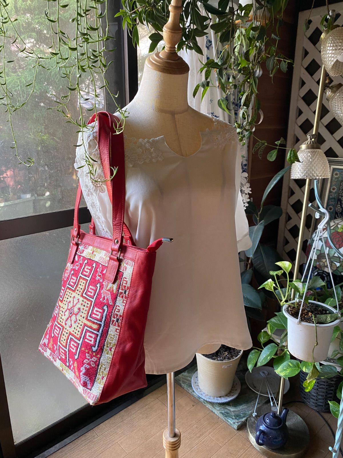 貴重アンティークのシャーサヴァンスマックとても素敵です！動物ぎっしり通関済日本発送送料込1万スタート最低落札価格梨！ 世界中探しても当店のみ！シャーサヴァン族シルクのノアの方舟柄