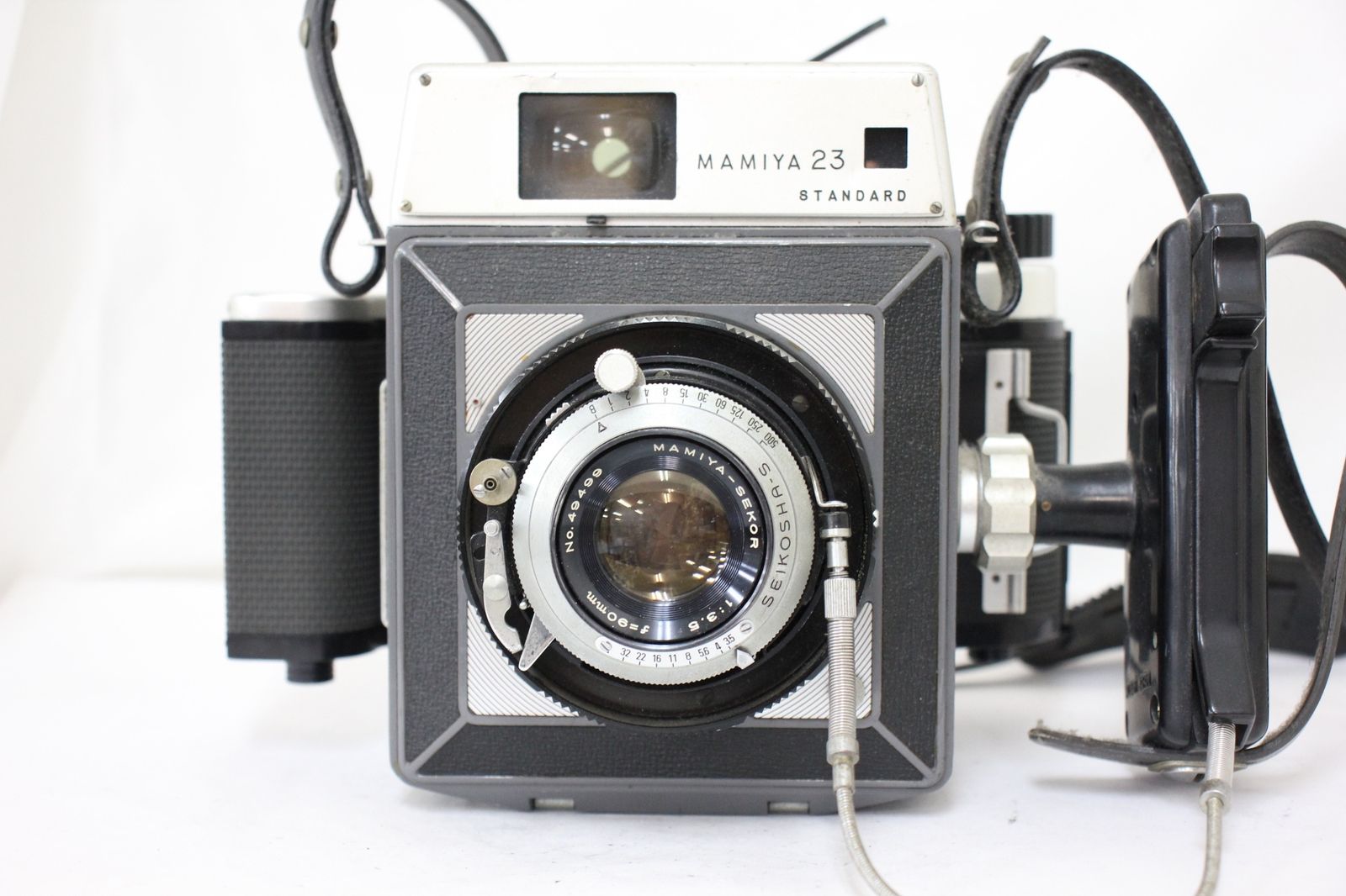 90mm F3.5