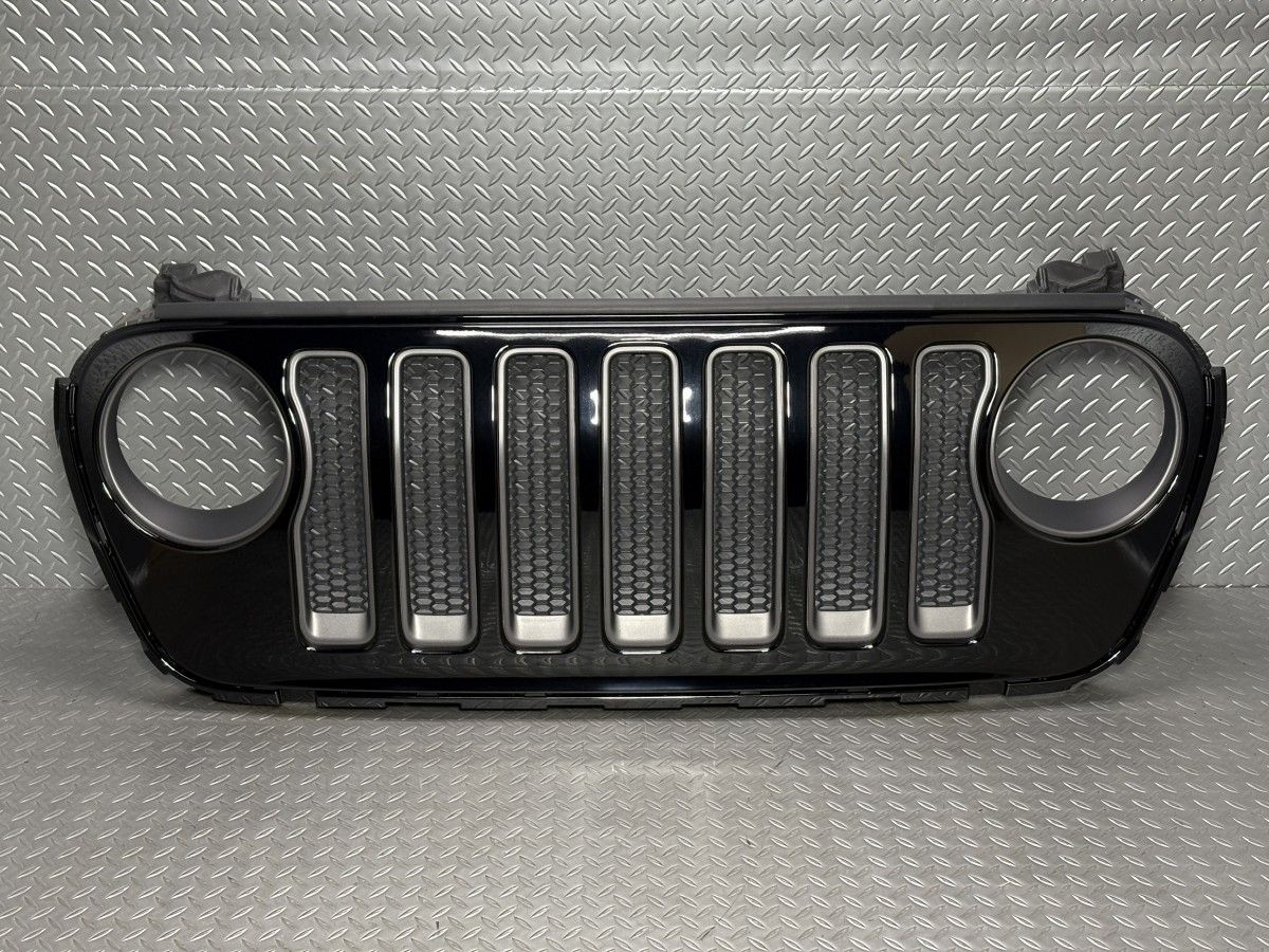 JL系 JEEP ラングラー 純正 フロントグリル カメラ穴なし 黒|ブラック ジープ 25040020