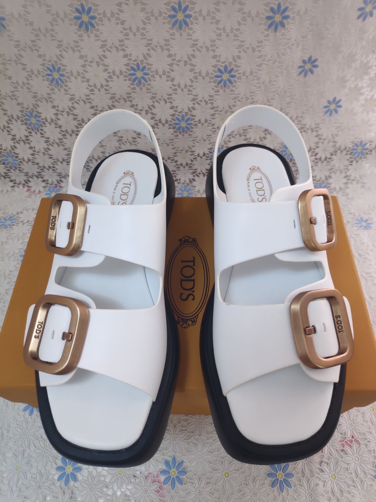 極美品 TOD S レディース ダブルバックルサンダル